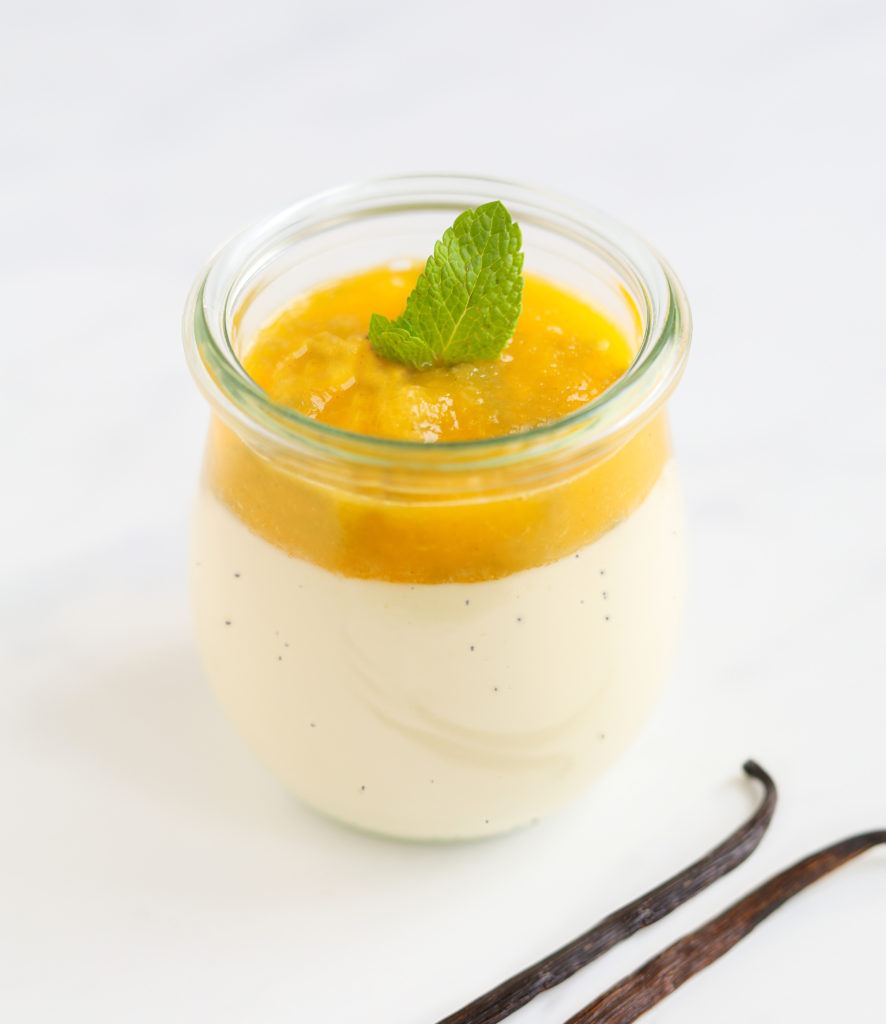 Panna cotta vanille, coulis de mangue